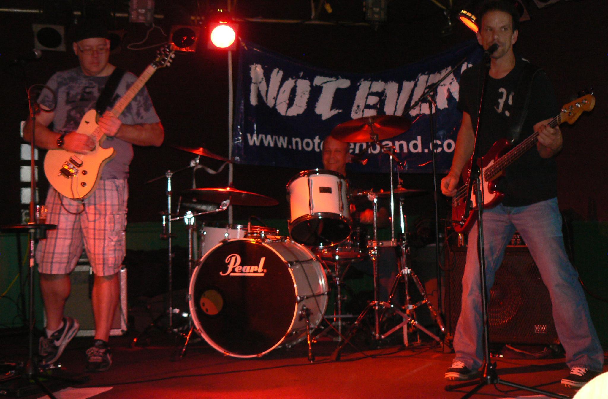 Fotografía promocional de Not Even