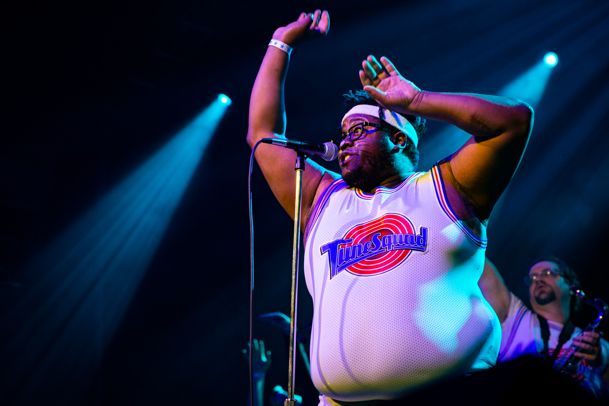 Promofoto von Concierto de WookieFoot + Nur-D + The Limns en Minneapolis.