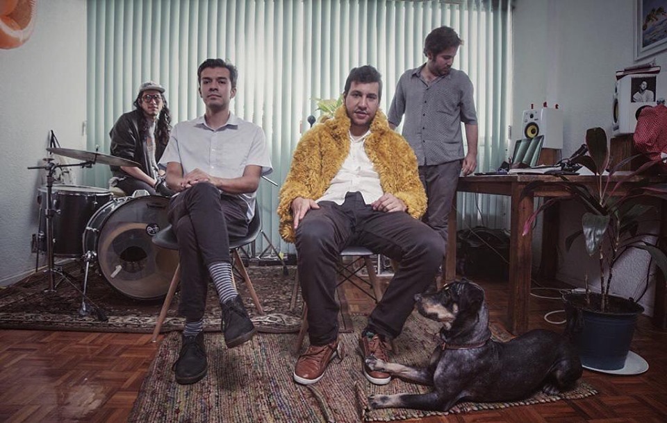 Promotional photograph of O Tortuga.