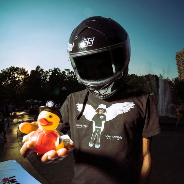 Fotografia promocional de Okayracer.