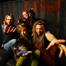 Fotografia promocional de Old Man of the Woods.