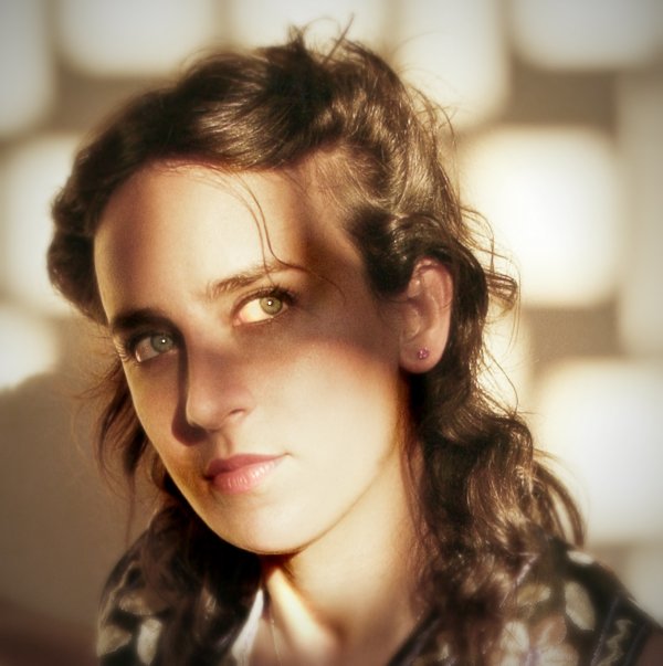 Fotografía promocional de Olivia Ruiz