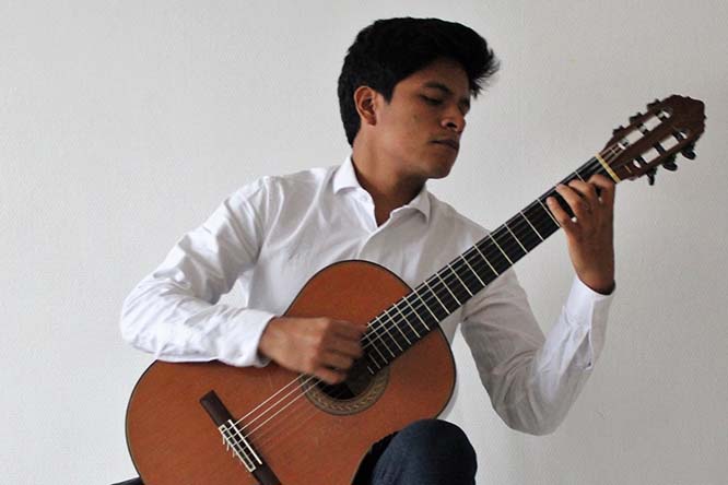 Fotografía promocional de Omar Nicho