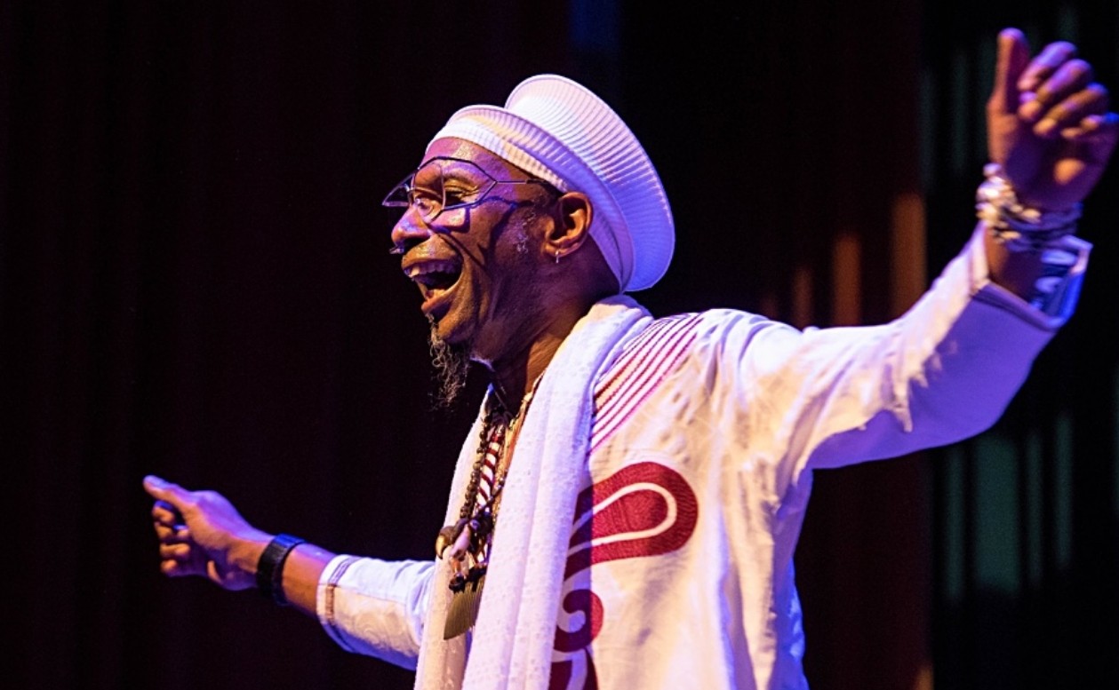Fotografía promocional de Concierto de Omar Sosa + Liceu Big Band en Barcelona