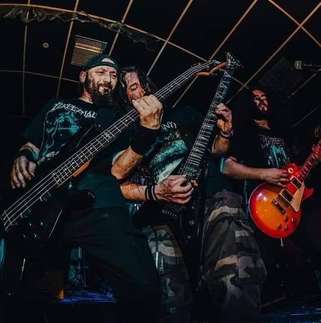 Fotografía promocional de Opposer