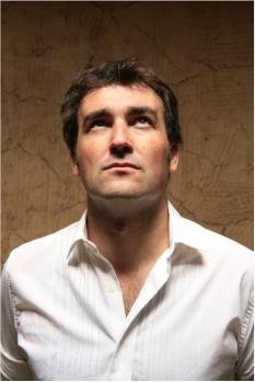 Fotografia promocional de Oscar Briz.