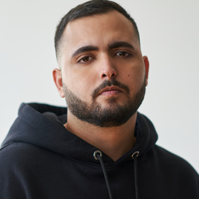 Promotional photograph of Osher Cohen.