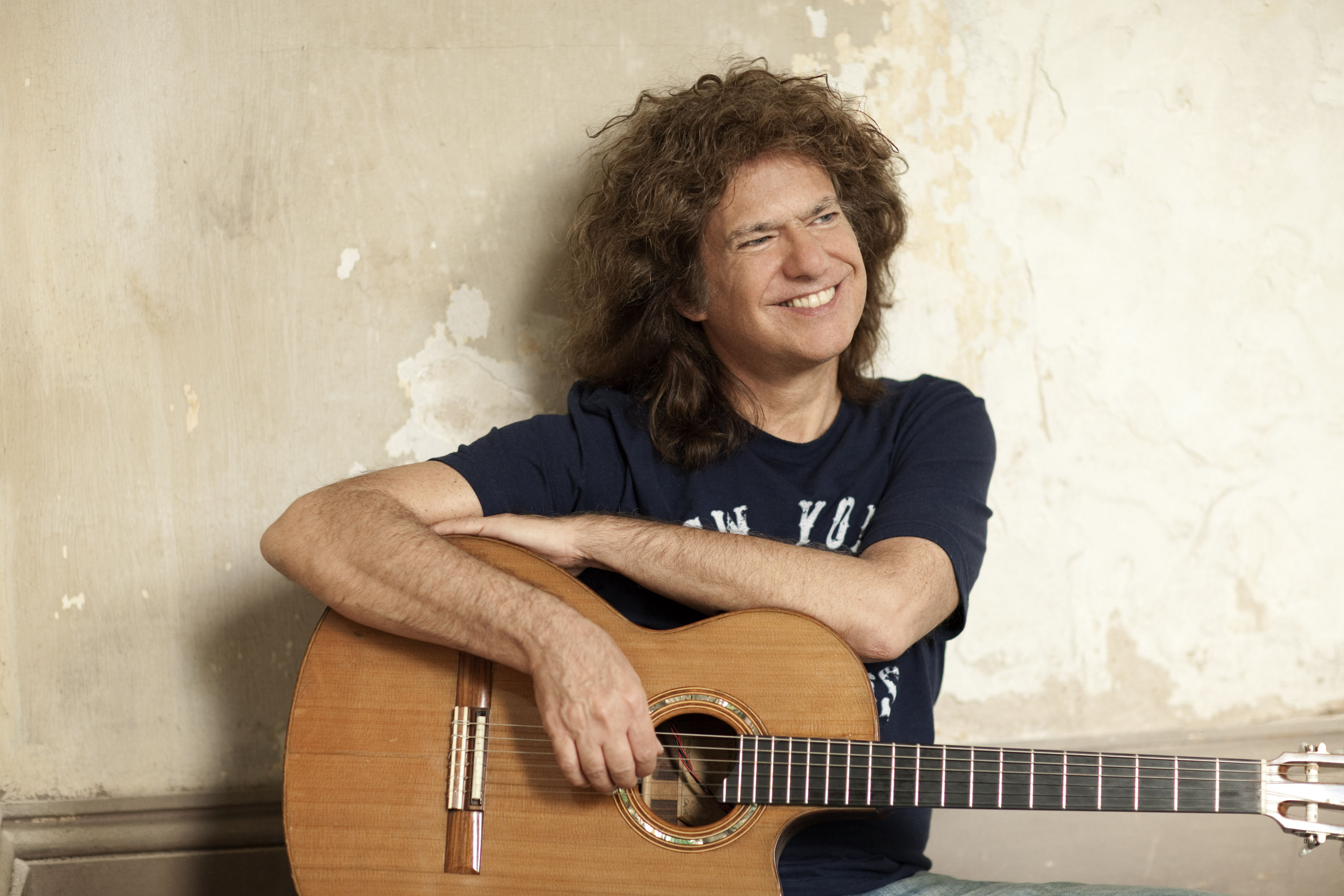Promotional photograph of Pat Metheny.
