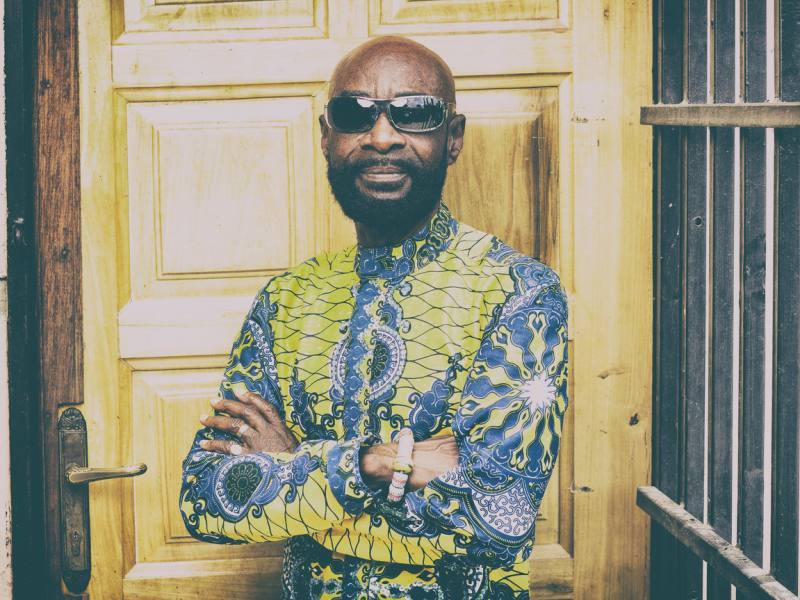 Fotografía promocional de Pat Thomas