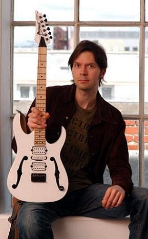 Fotografía promocional de Paul Gilbert
