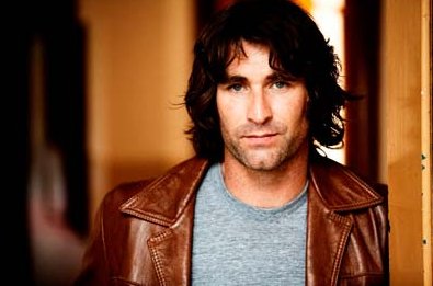 Promotional photograph of Pete Murray.