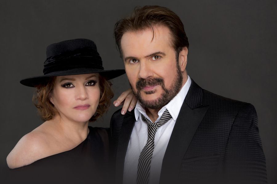 Fotografía promocional de Pimpinela