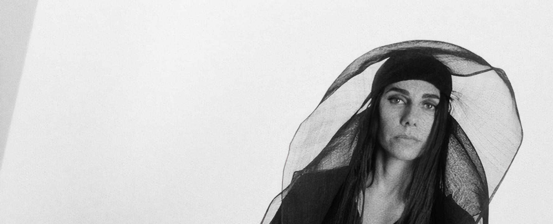 Fotografía promocional de PJ Harvey