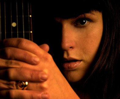 Fotografía promocional de Polly Paulusma