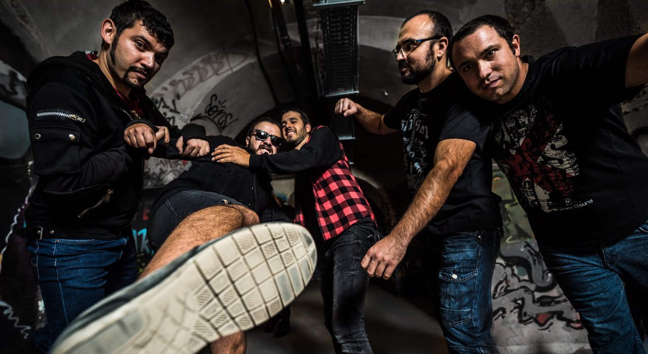 Fotografía promocional de Por Instinto