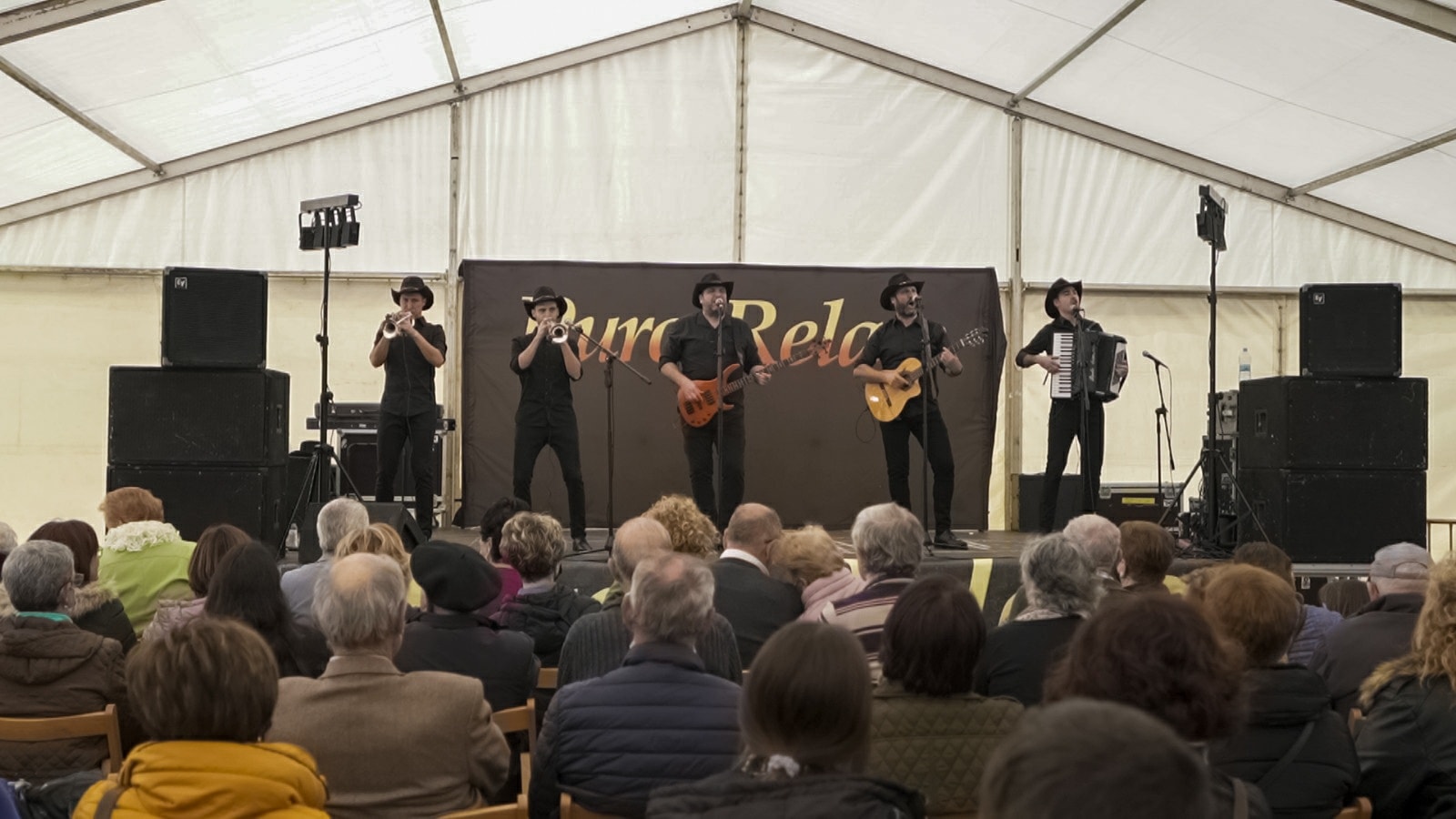 Fotografía promocional de Puro Relajo