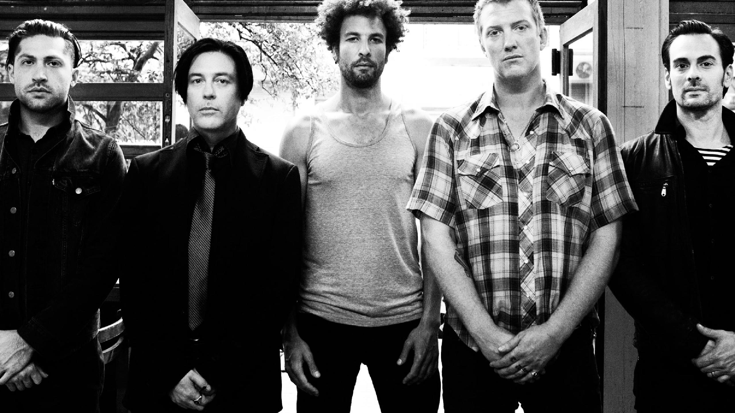 queens of the stone age tour 2022 france