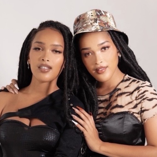 Promotional photograph of Concierto de RaeCola en Los Angeles.