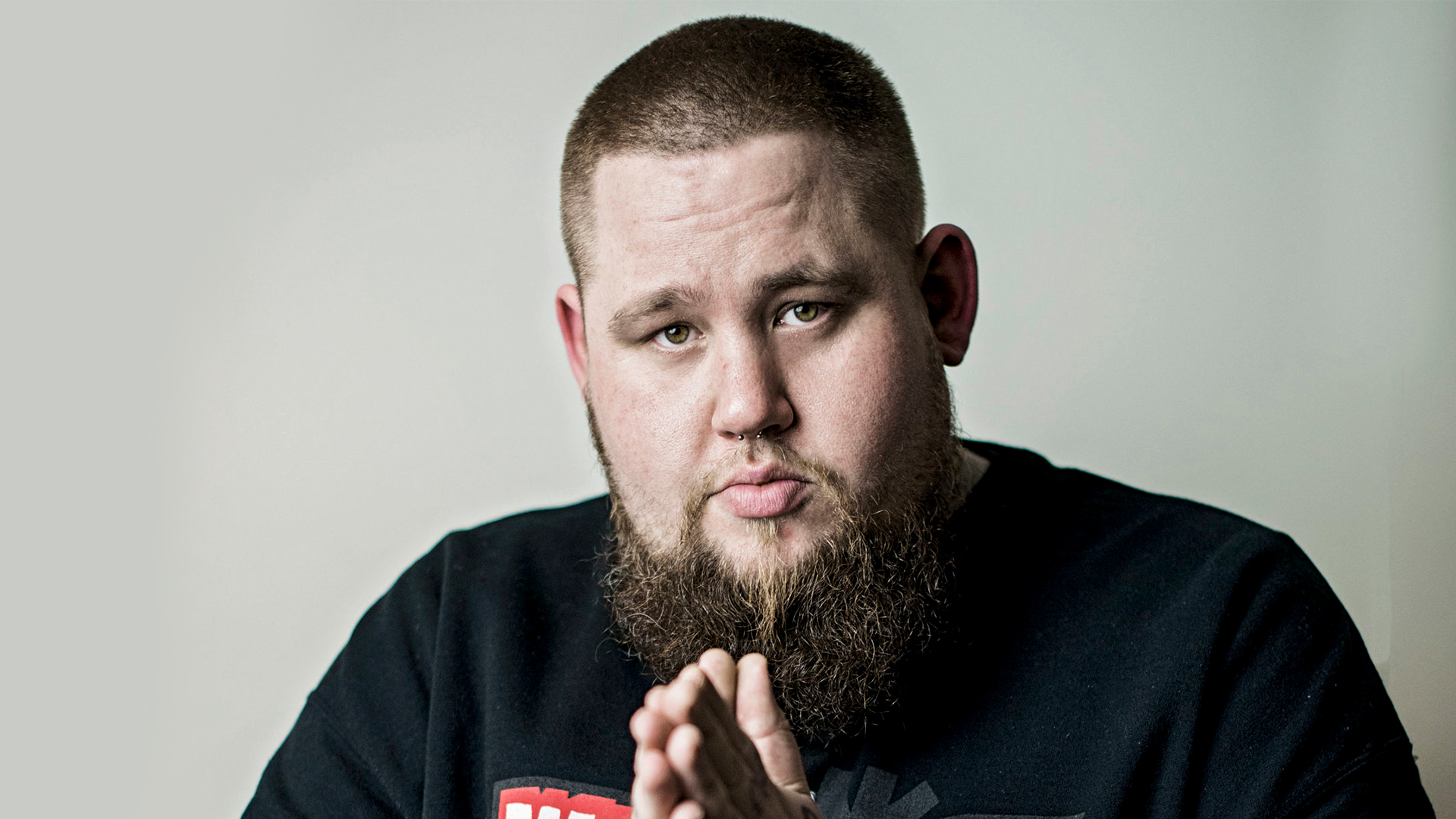 Promotional photograph of Rag'N'Bone Man.