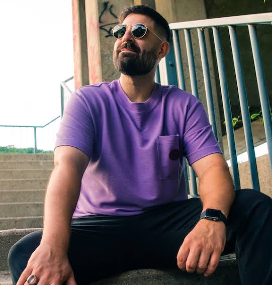 Fotografia promocional de Ramin Rezaie.