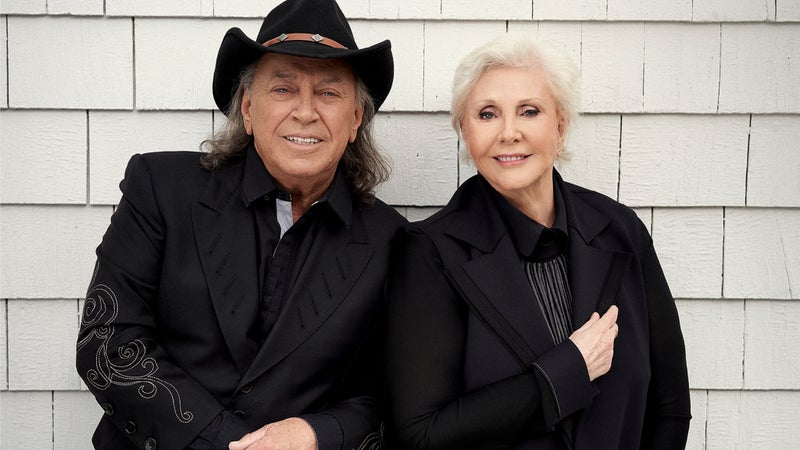 Fotografia promocional de Renée Martel et Paul Daraîche.