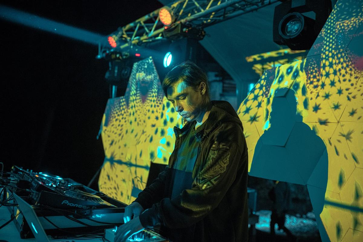 Fotografía promocional de Resonant Language