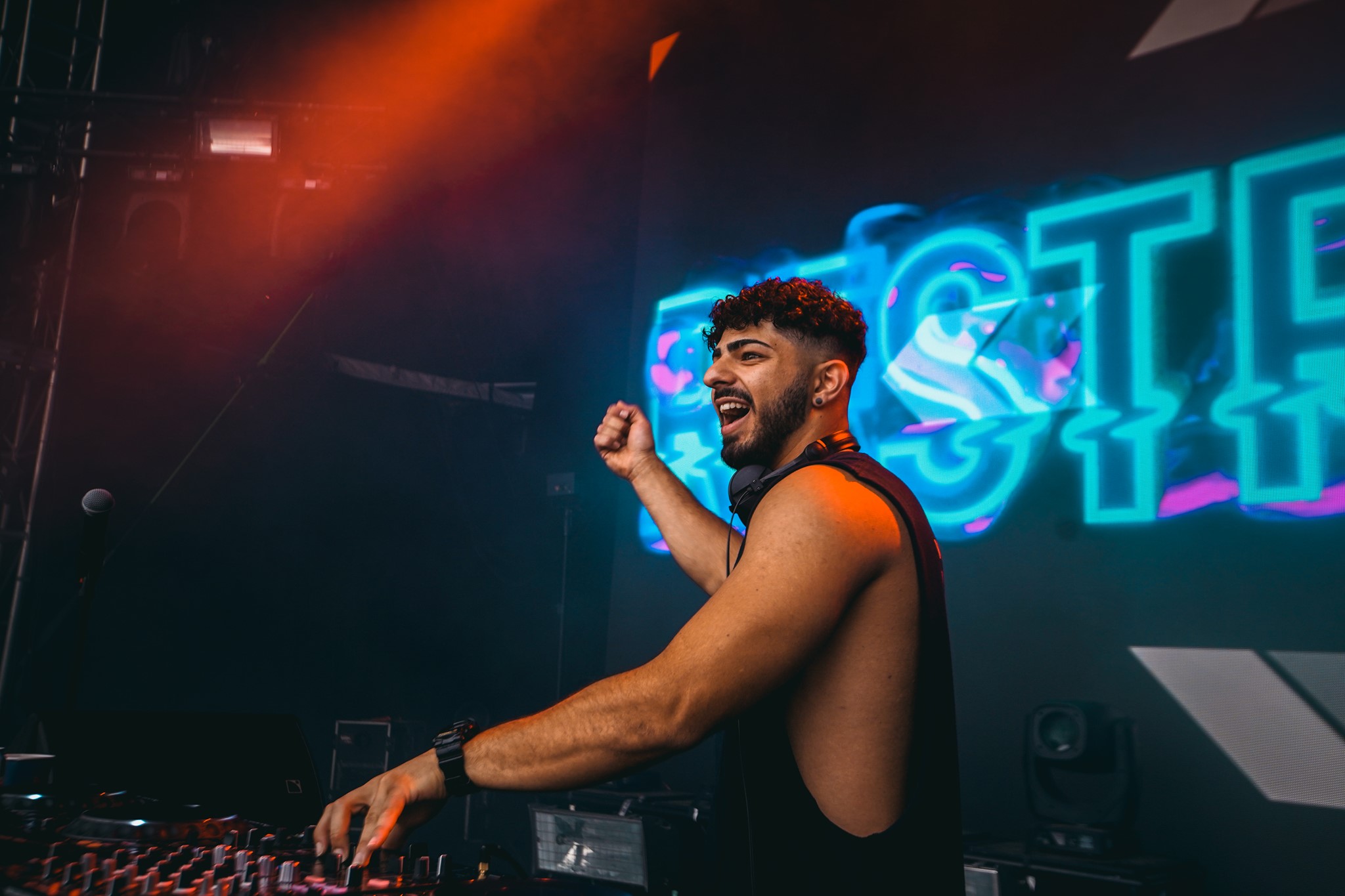 Fotografía promocional de Restricted