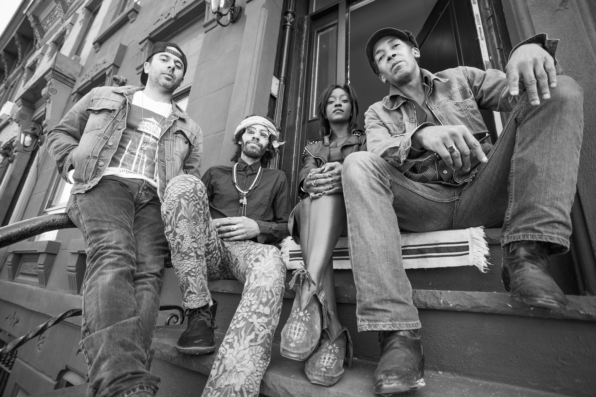 Fotografía promocional de Revel In Dimes