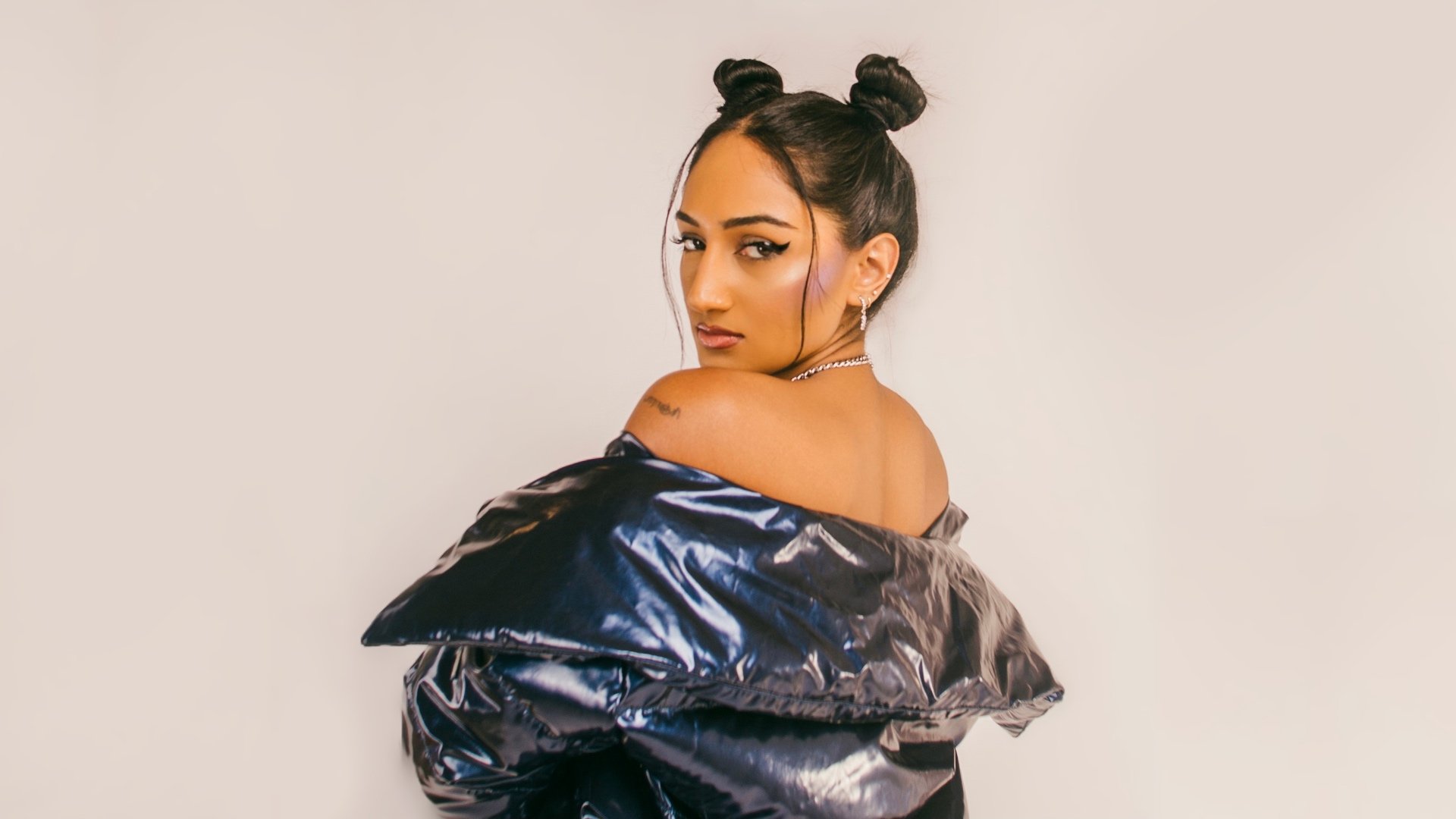 Fotografía promocional de Concierto de Rhea Raj en West Hollywood