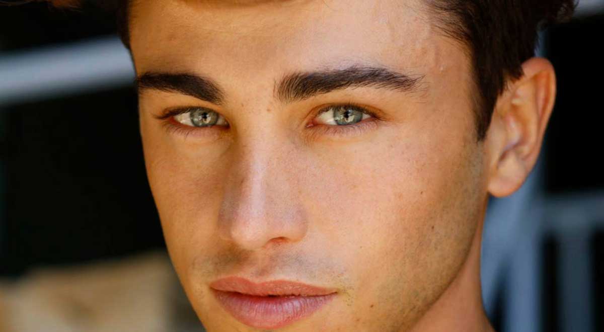 Fotografia promozionale di Riki.