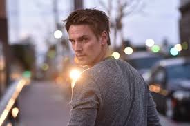 Fotografía promocional de Riley Smith