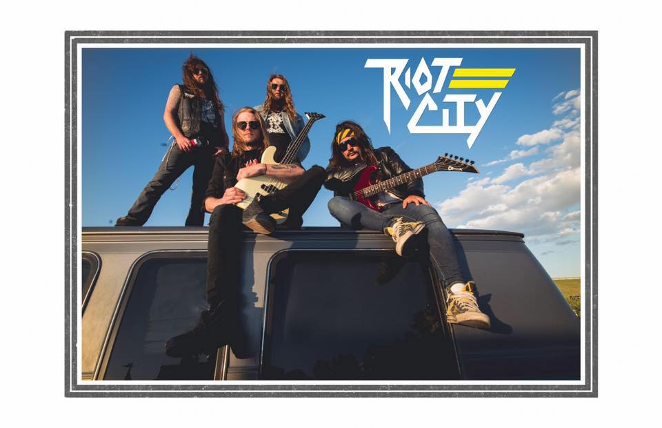 Fotografia promocional de Riot City.