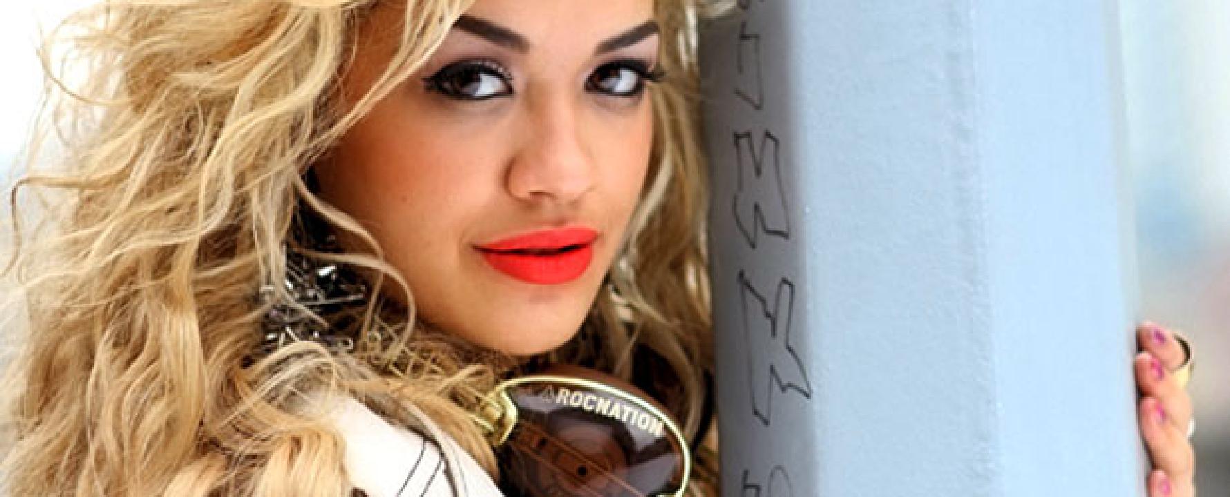 Fotografia promocional de Rita Ora.