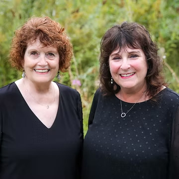 Fotografía promocional de Roberta Jackson & Debra Burgess