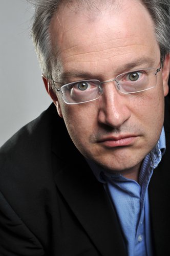 Promotional photograph of Robin Ince.