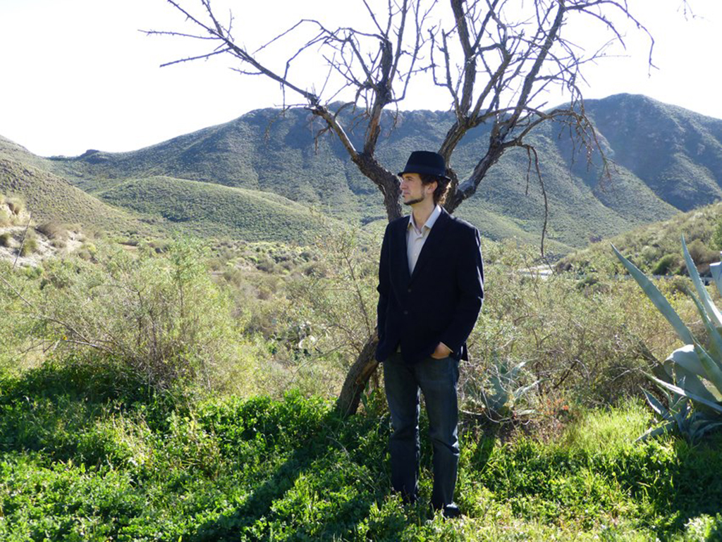 Fotografía promocional de Rodrigo Mercado