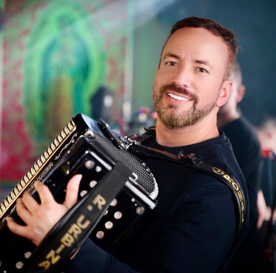 Fotografía promocional de Ronal Urbina