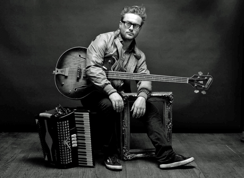 Fotografía promocional de Royston Langdon