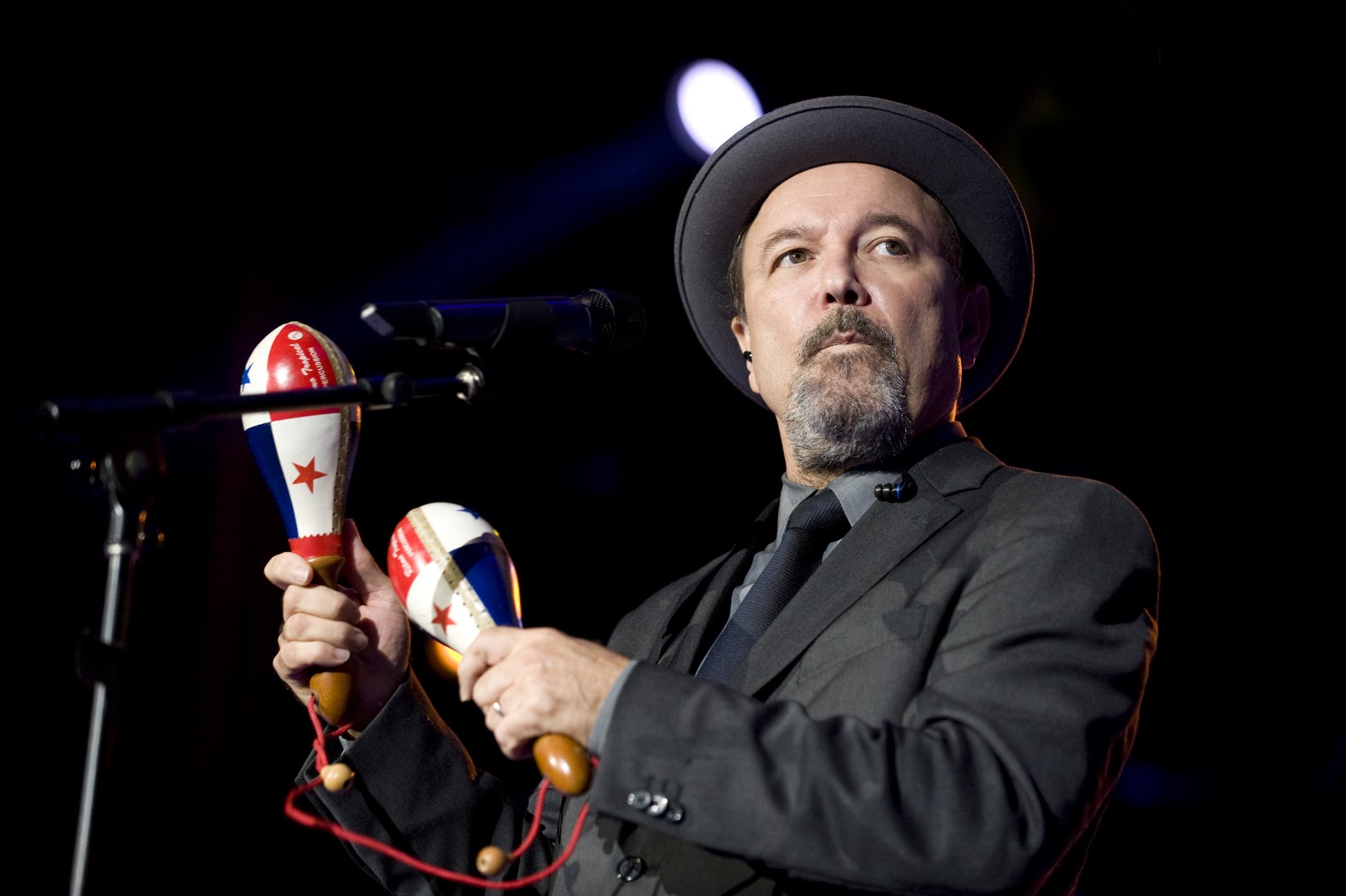 Fotografía promocional de Rubén Blades