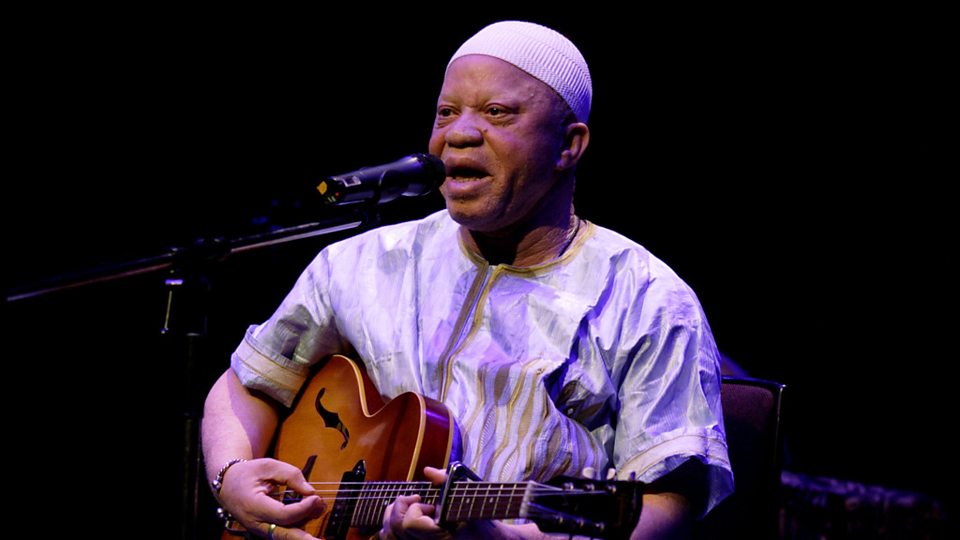Fotografía promocional de Salif Keita