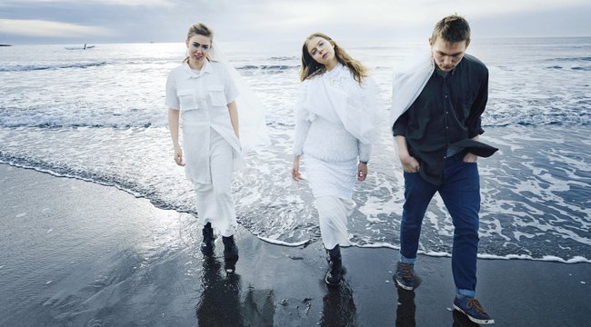 Promotional photograph of Samaris.