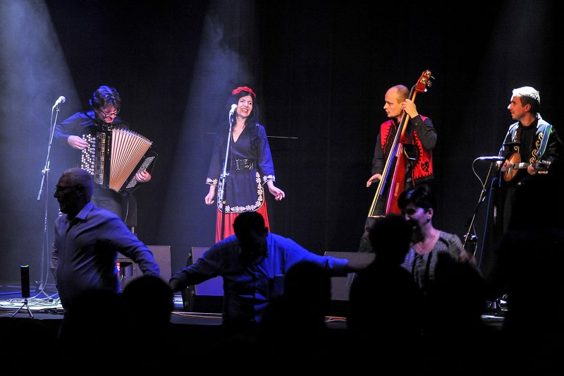 Fotografia promocional de Sarakina Balkan Band.