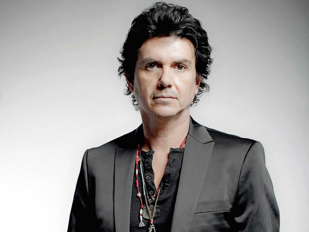 Fotografía promocional de Saúl Hernández