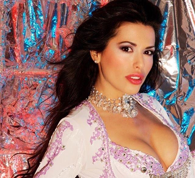 Fotografía promocional de Selena Leo