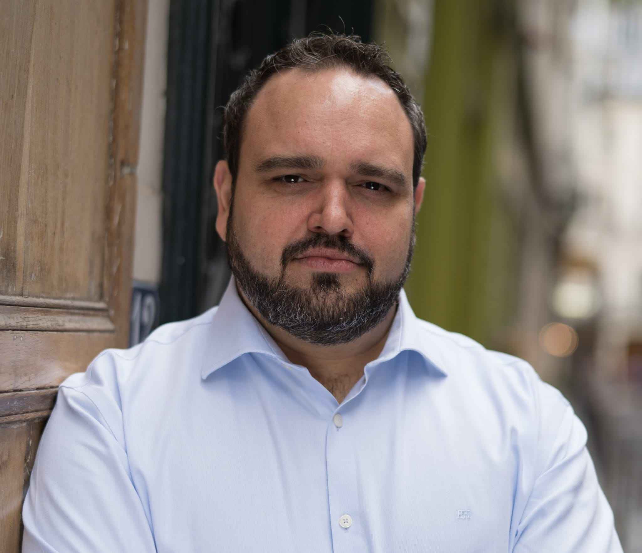 Fotografia promocional de Sergio Escobar.