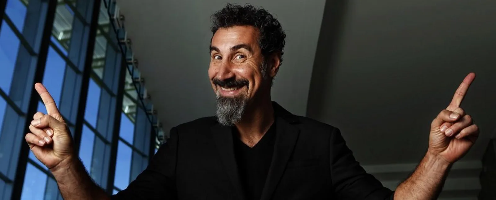 Fotografía promocional de Serj Tankian