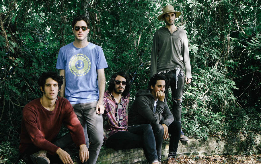 Fotografía promocional de Silvestre y La Naranja