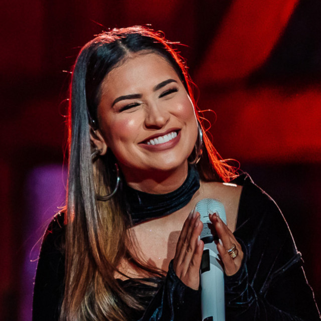 Fotografia promocional de Simone Mendes.