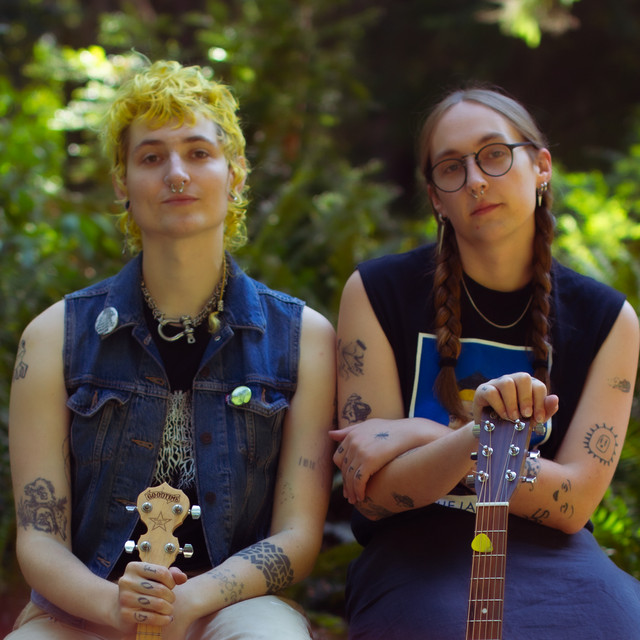 Fotografía promocional de Sister Wife Sex Strike