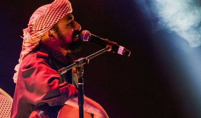 Promotional photograph of Siwan Perwer.